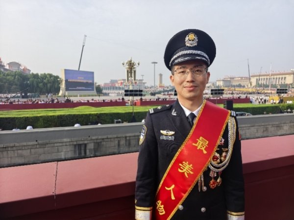 广瑞网 扬国威·忆峥嵘·向复兴：回访九三阅兵现场观礼的各界人士